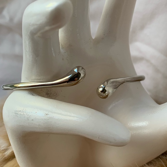 Sterling silver vintage rigid bangle tear drop - Picture 9 of 9